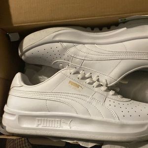Worn once whir Puma sneakers